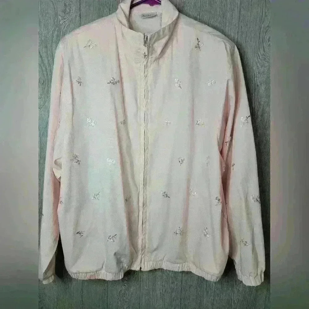 Vintage Francisca Koret Blush Embroidered flower winbreaker.